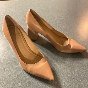 Marc Fisher 2” heels nude size 8.5